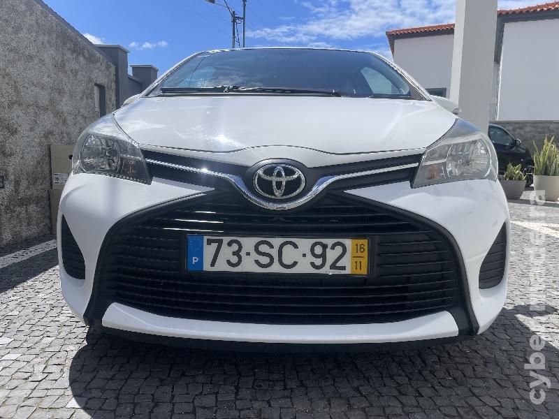 TOYOTA YARIS 1.4 D4D 90cv Gasóleo