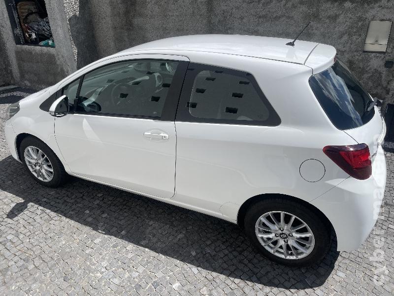 TOYOTA YARIS 1.4 D4D 90cv Gasóleo
