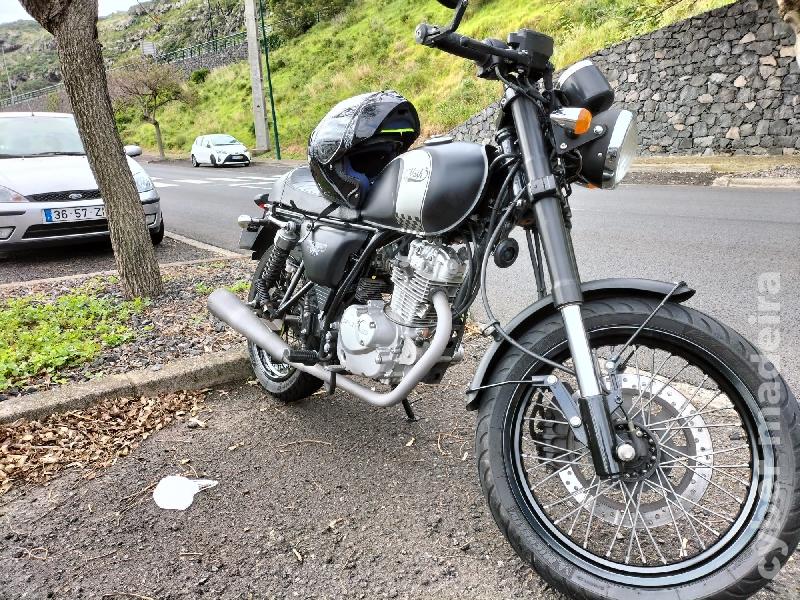 Outras Seventy five 125 cc Chopper, cruiser