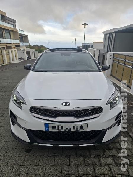 KIA CEED TECH 1.4T-GDI 140CV Manual (teto de abrir panorâmico) Gasolina