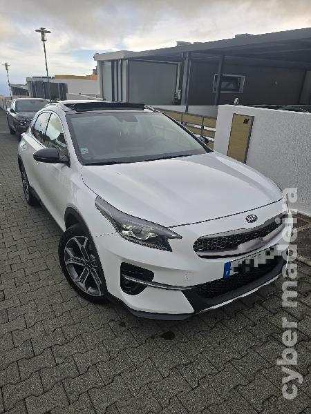 KIA CEED TECH 1.4T-GDI 140CV Manual (teto de abrir panorâmico) Gasolina