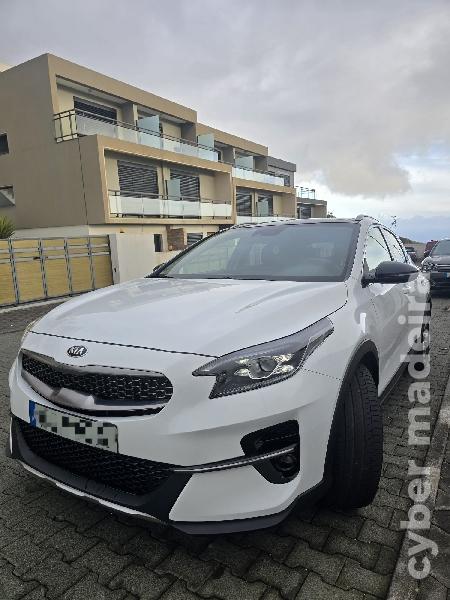 KIA CEED TECH 1.4T-GDI 140CV Manual (teto de abrir panorâmico) Gasolina