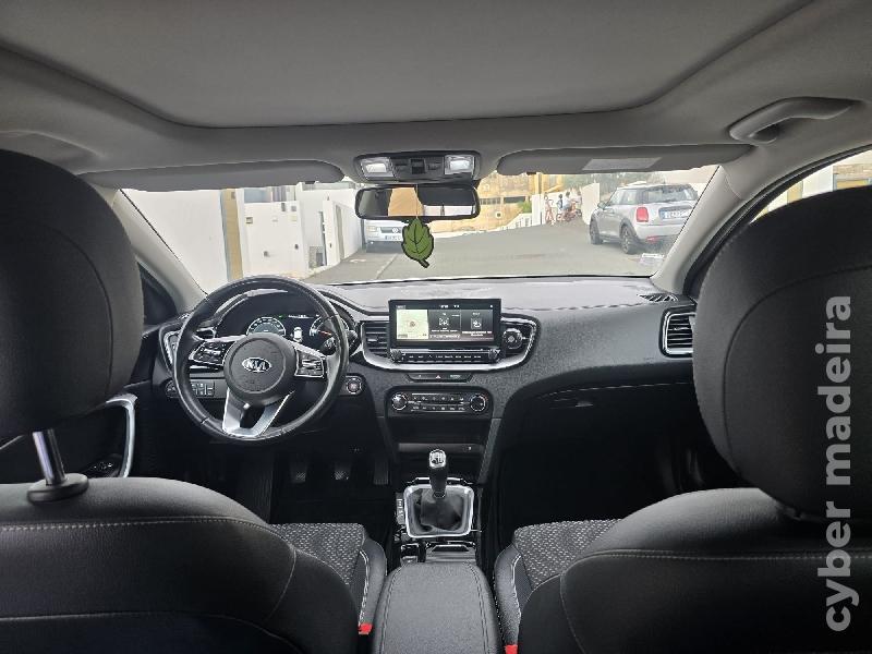 KIA CEED TECH 1.4T-GDI 140CV Manual (teto de abrir panorâmico) Gasolina