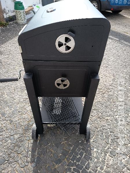 Grelhador a carvão