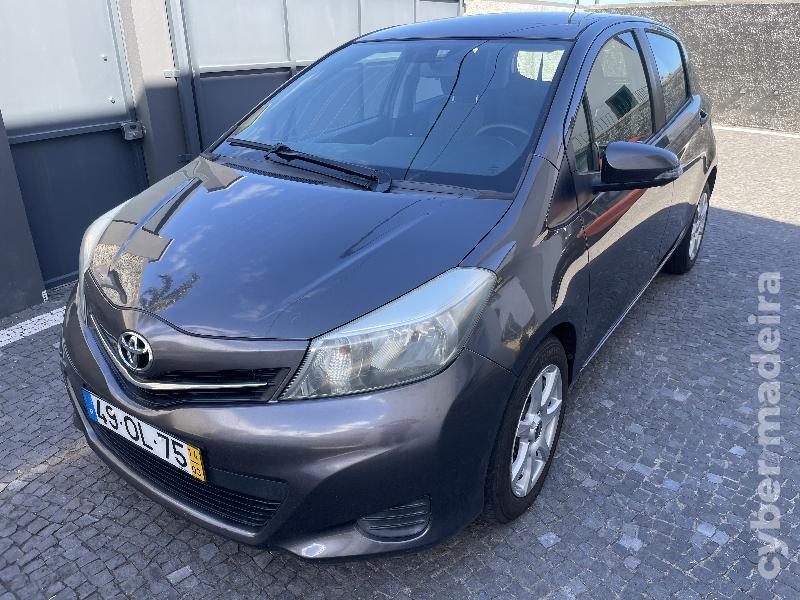 TOYOTA YARIS 1.4 D4D Confort 90cv Gasóleo