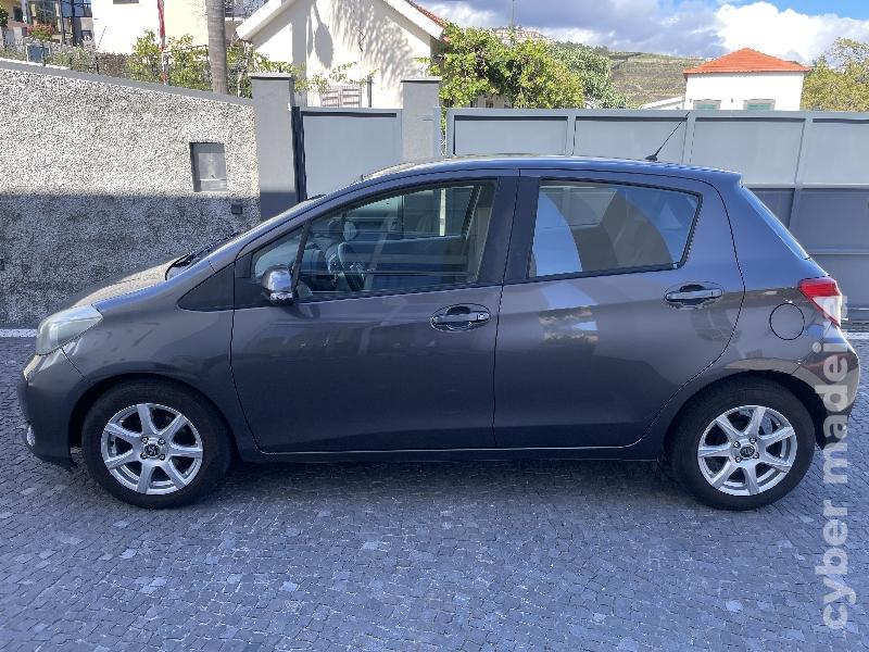 TOYOTA YARIS 1.4 D4D Confort 90cv Gasóleo