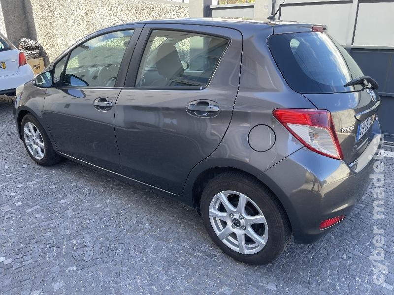 TOYOTA YARIS 1.4 D4D Confort 90cv Gasóleo