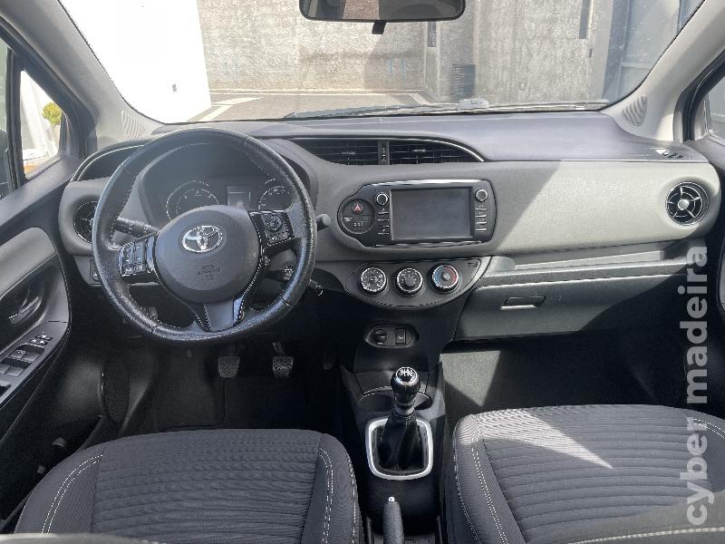 TOYOTA YARIS 1.4 D4D 90cv CONFORT Gasóleo