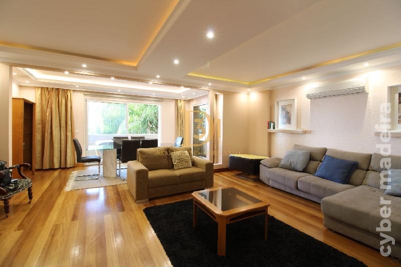 Apartamento T4 para Arrendamento