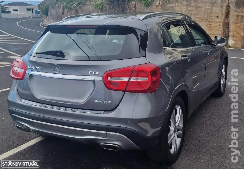 MERCEDES GLA 220 4MATIC Gasóleo