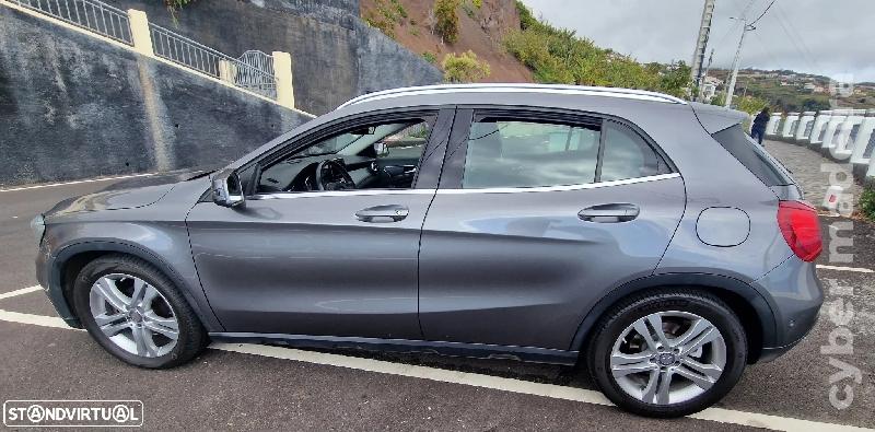 MERCEDES GLA 220 4MATIC Gasóleo