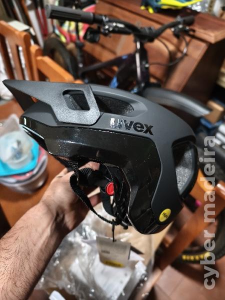 Unik Capacete UVEX S