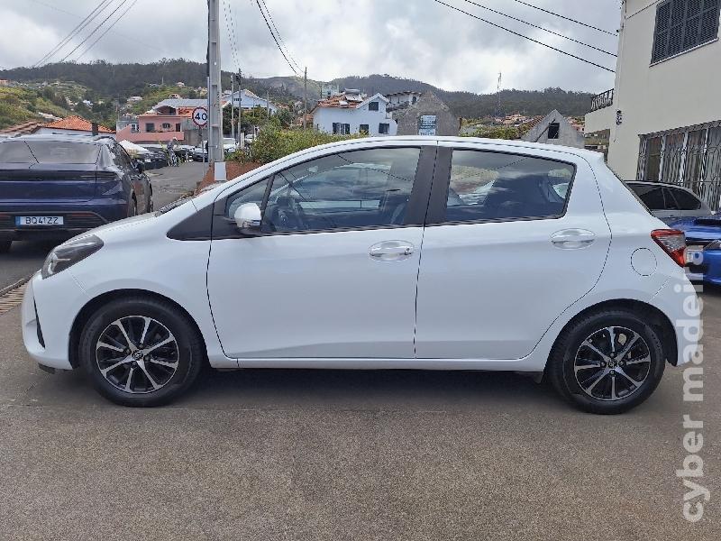 TOYOTA YARIS comfort plus Gasolina