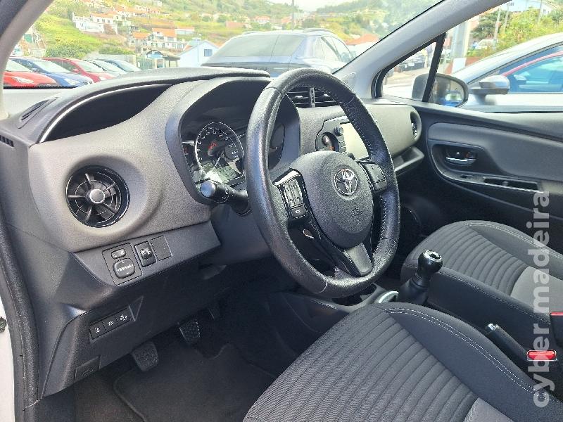TOYOTA YARIS comfort plus Gasolina