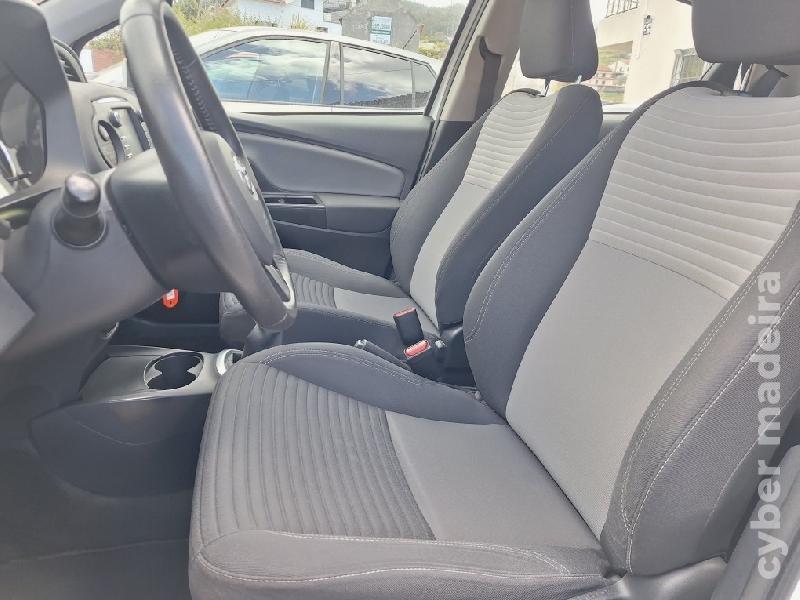TOYOTA YARIS comfort plus Gasolina