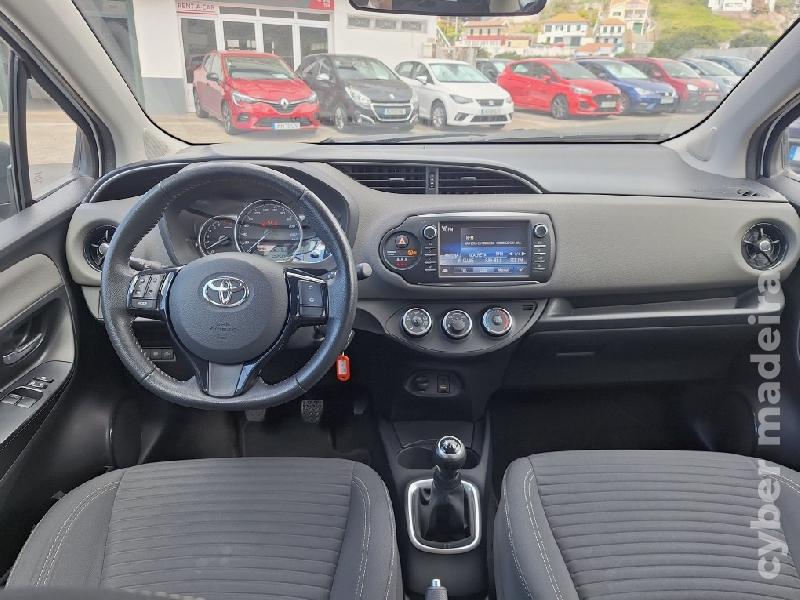 TOYOTA YARIS comfort plus Gasolina