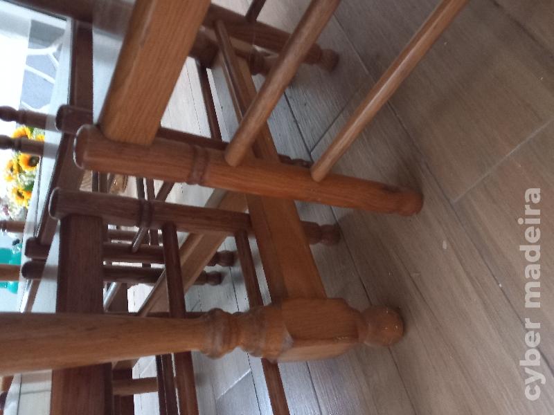 Mesa com 6 cadeiras extensível robusta e de boa qualidade
