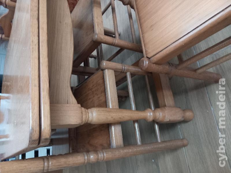 Mesa com 6 cadeiras extensível robusta e de boa qualidade