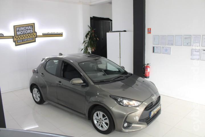 TOYOTA YARIS 1.5 HDF COMFORT HÍBRIDO/GASOLINA Híbrido