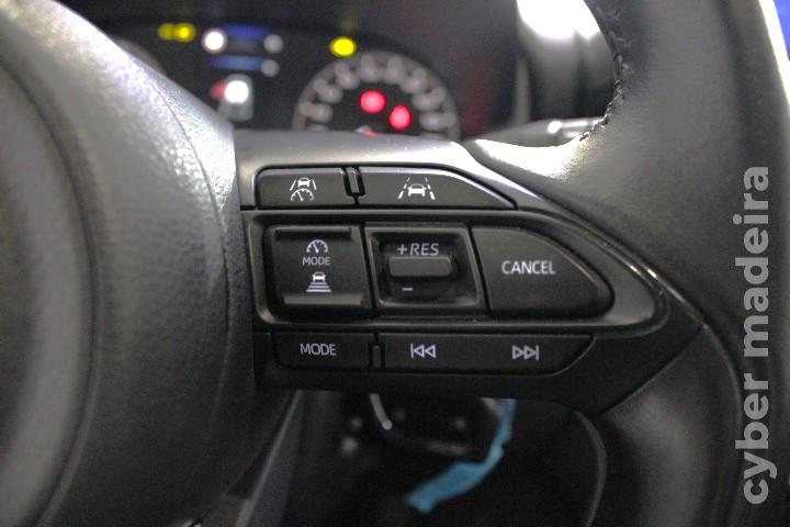 TOYOTA YARIS 1.5 HDF COMFORT HÍBRIDO/GASOLINA Híbrido