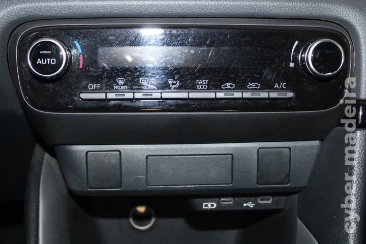 TOYOTA YARIS 1.5 HDF COMFORT HÍBRIDO/GASOLINA Híbrido
