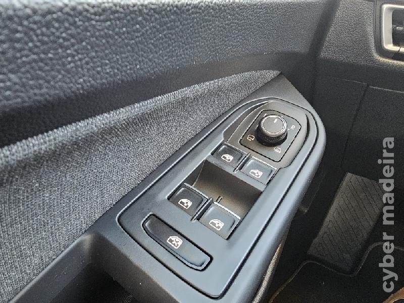 VOLKSWAGEN GOLF Golf VIII TSI Life 5p 110cv 2023 Gasolina