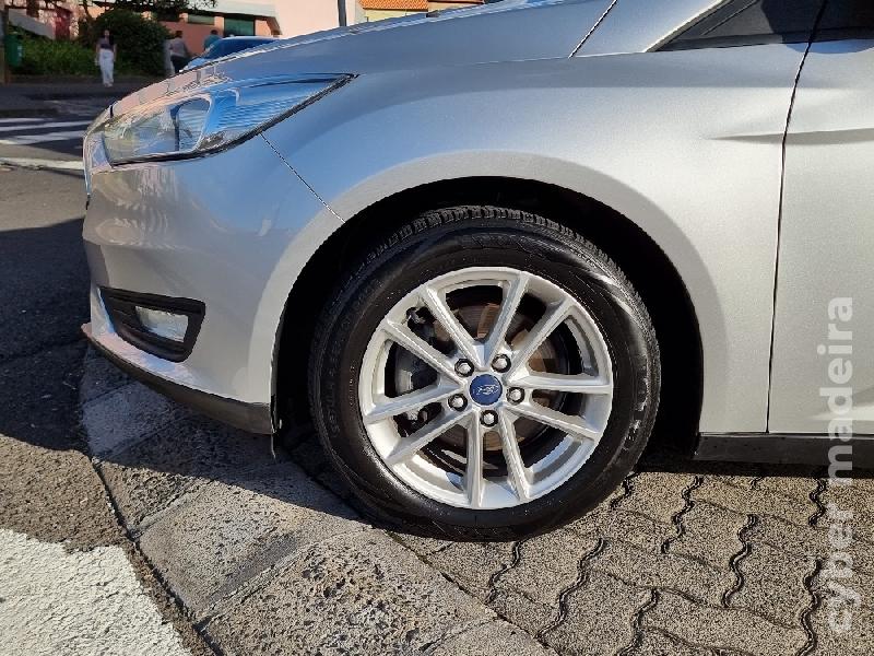 FORD FOCUS Focus 1.5 TDCi Titanium 5p 120Cv Cx.6 Nacional Gasóleo