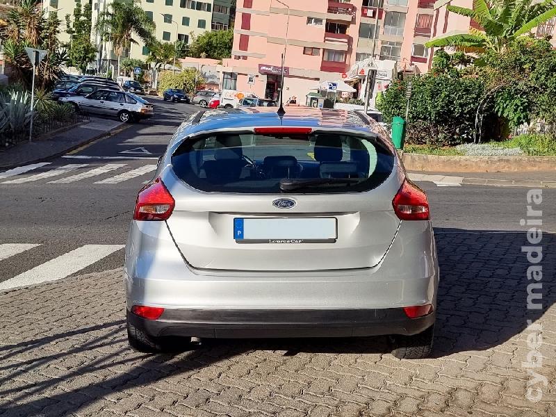 FORD FOCUS Focus 1.5 TDCi Titanium 5p 120Cv Cx.6 Nacional Gasóleo