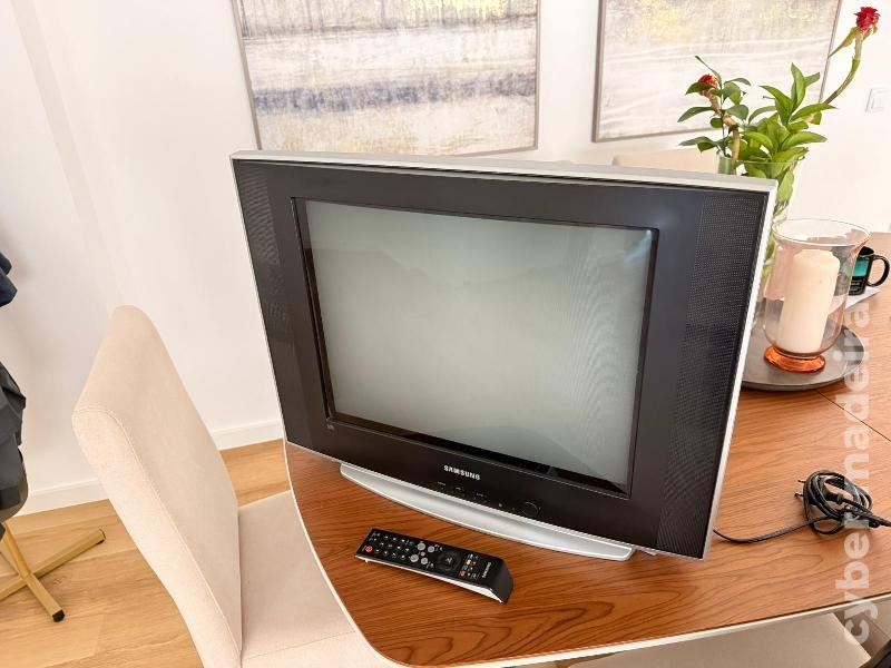 Parque Bebé Zippy Next2Me Cadeira Bebé Auto Zippy Carrinho Bebé BeCool TV Philips 32"