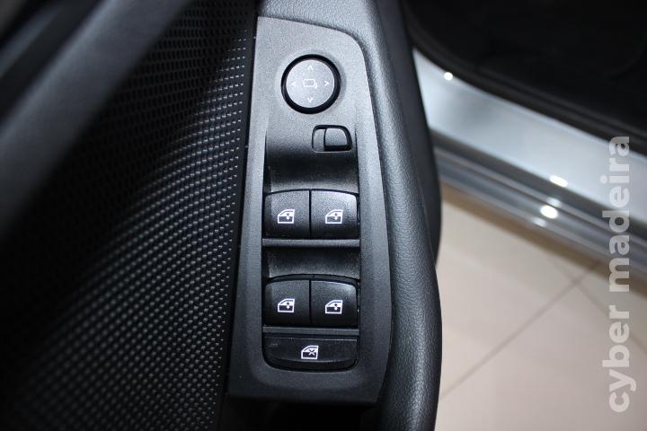 BMW Serie 1 116D Corporate Edition Caixa Automática Gasóleo