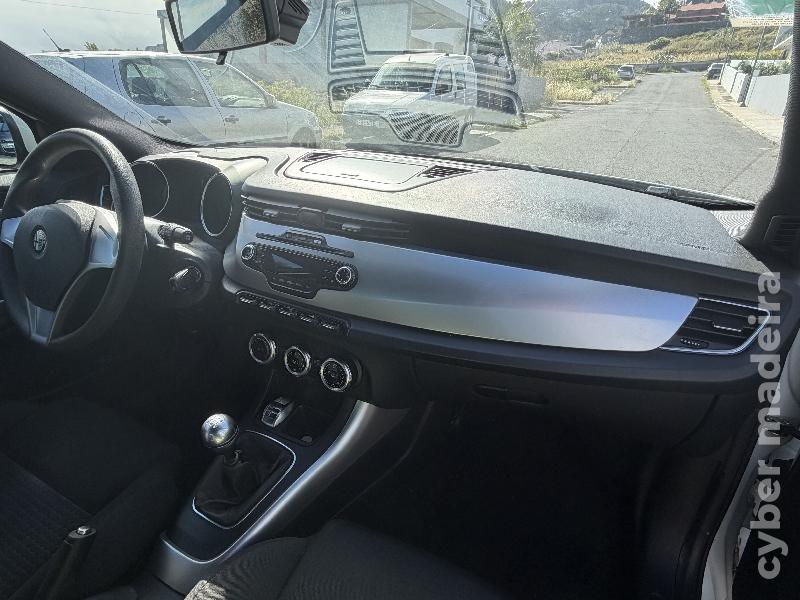 ALFA ROMEO GIULIETTA Com extras Gasóleo