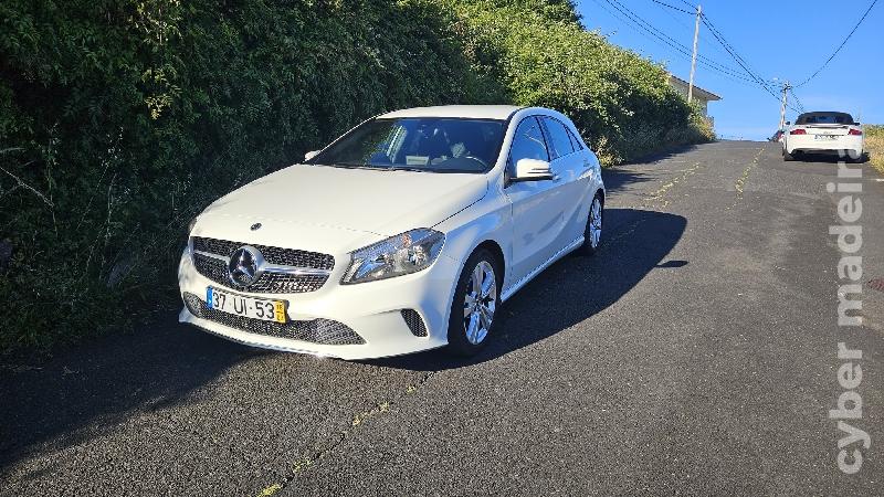 MERCEDES A A180 d Urban Gasóleo