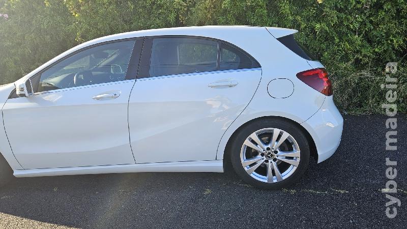 MERCEDES A A180 d Urban Gasóleo