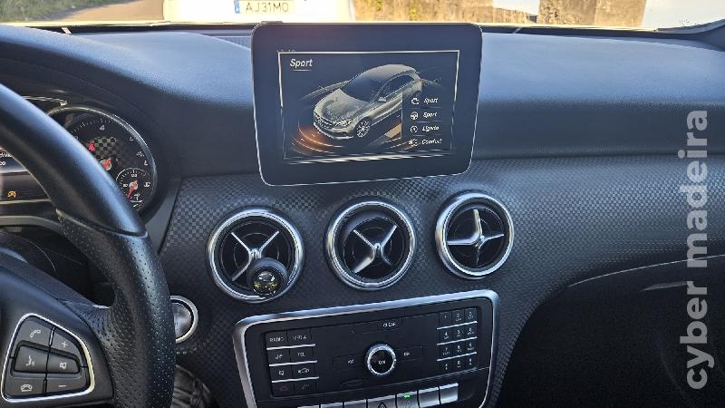MERCEDES A A180 d Urban Gasóleo
