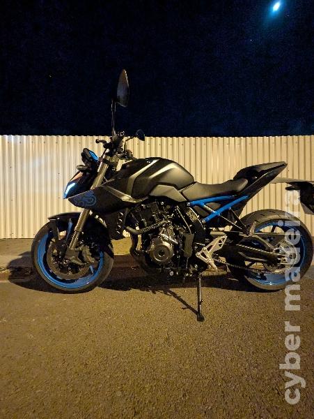 Suzuki 8S 800 cc Sport, turismo