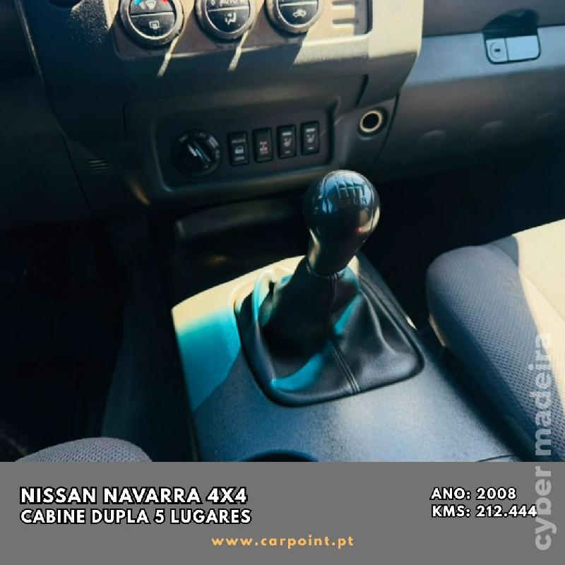 NISSAN NAVARRA 4X4 Cabine Dupla 5 lugares Gasóleo