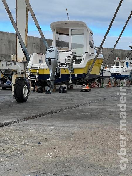 Lancha Cabinada Marian 6m — Marina da Calheta