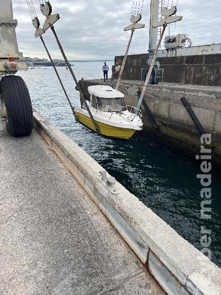 Lancha Cabinada Marian 6m — Marina da Calheta