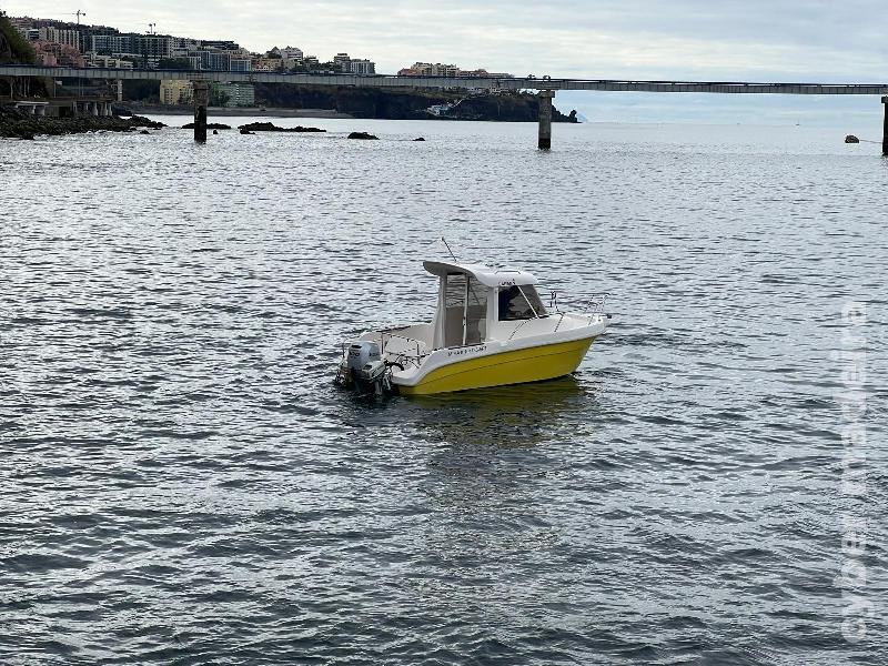 Lancha Cabinada Marian 6m — Marina da Calheta