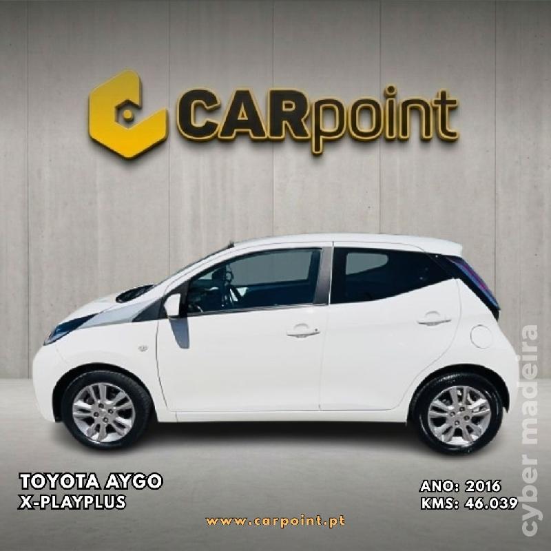 TOYOTA AYGO X-Play Plus Gasolina