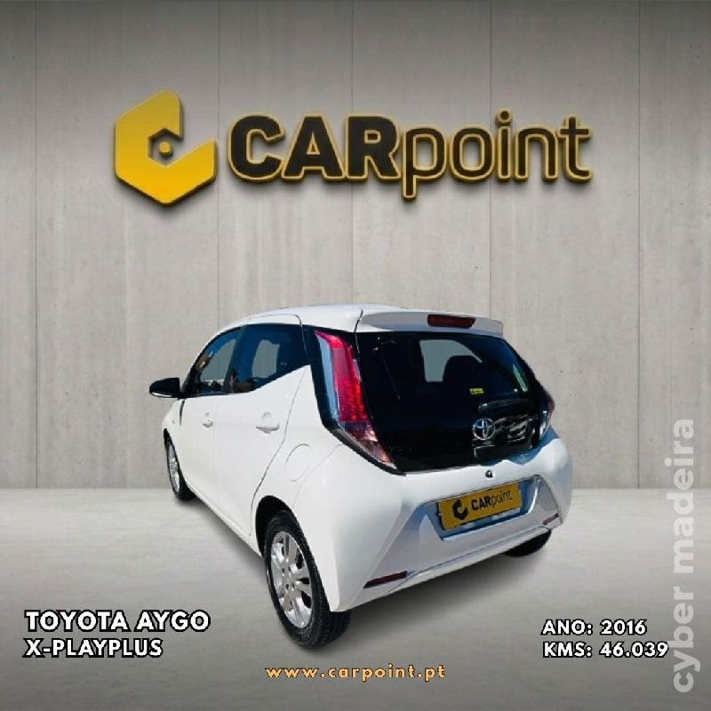 TOYOTA AYGO X-Play Plus Gasolina
