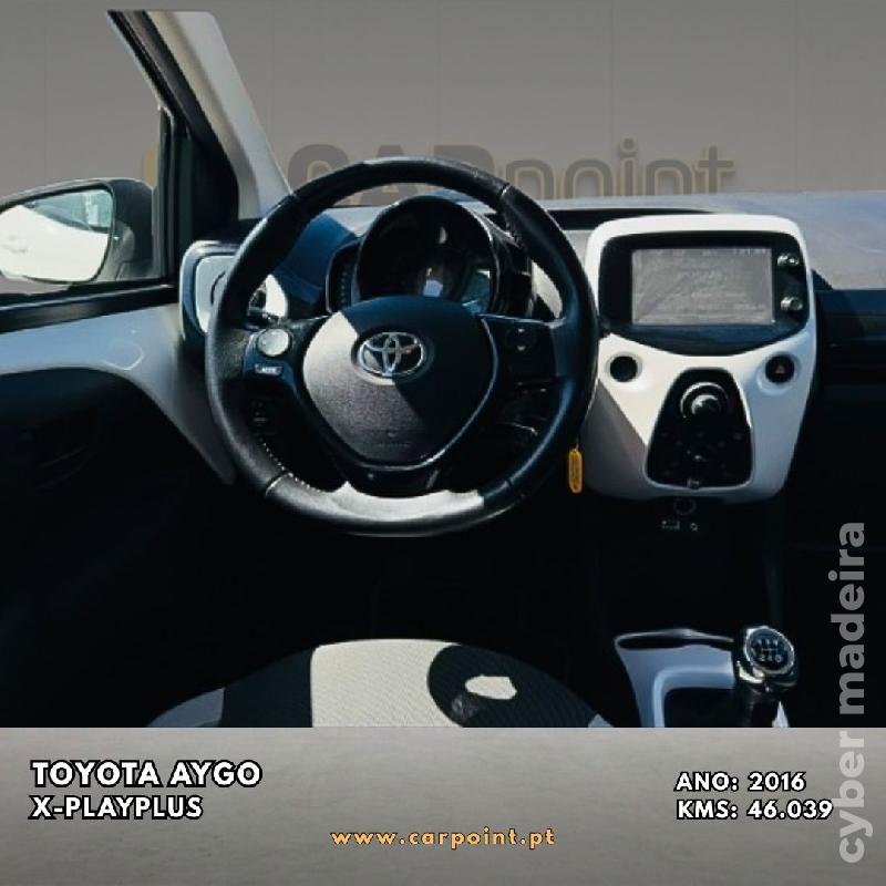 TOYOTA AYGO X-Play Plus Gasolina