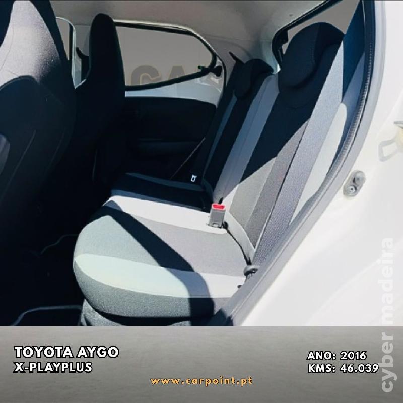 TOYOTA AYGO X-Play Plus Gasolina