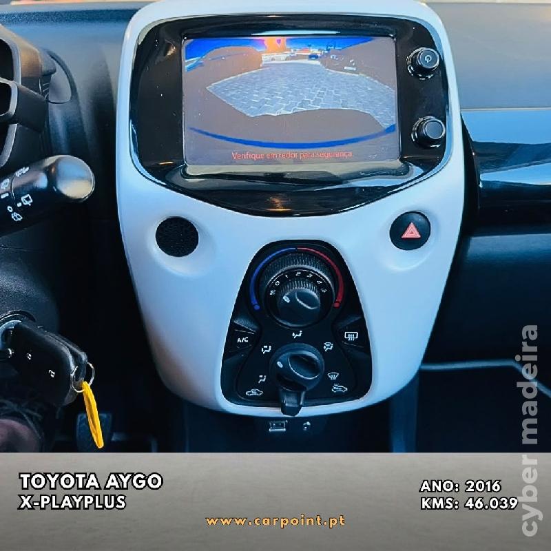 TOYOTA AYGO X-Play Plus Gasolina