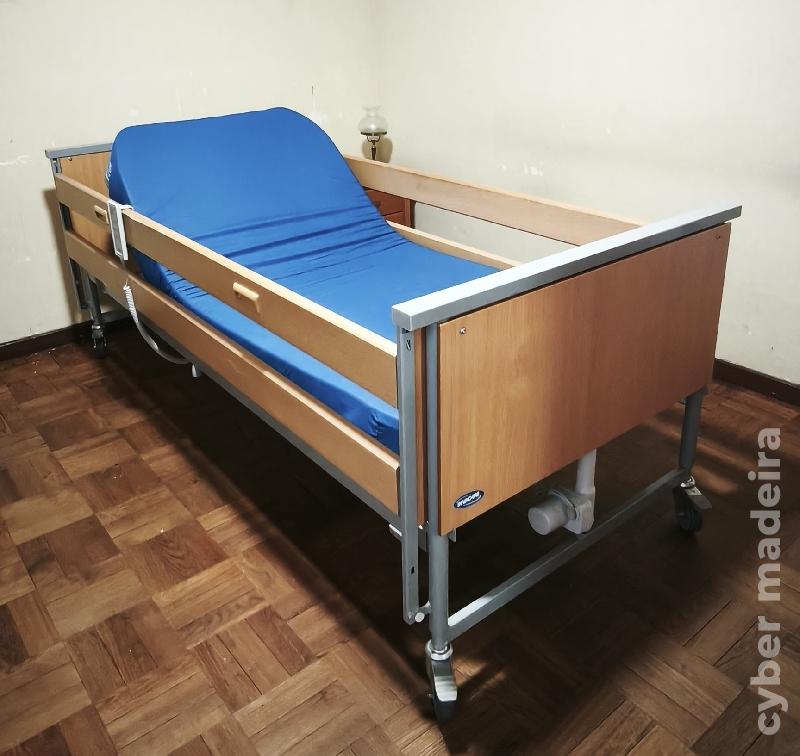 Vende-se – Camas Articuladas de Cuidados Invacare (Elétricas/Hospitalares)
