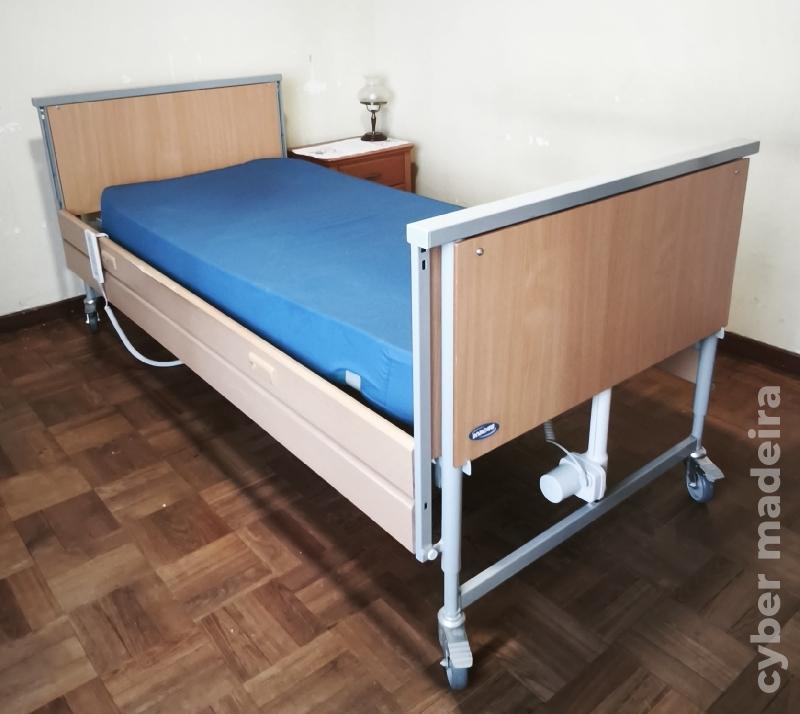 Vende-se – Camas Articuladas de Cuidados Invacare (Elétricas/Hospitalares)