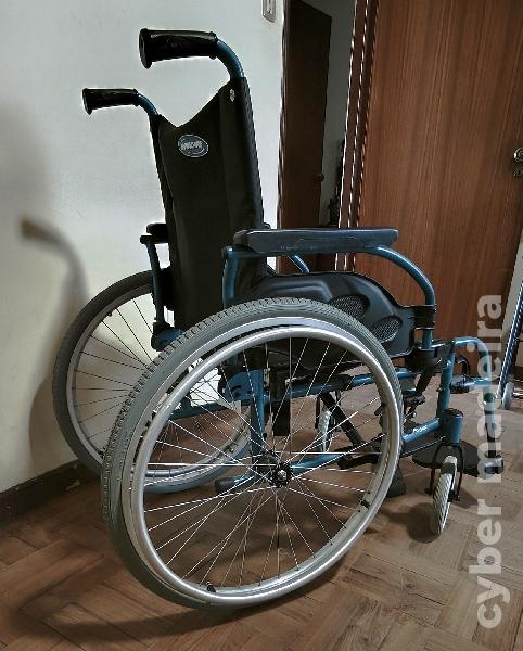 Cadeira de Rodas em Excelente Estado – Pronta a Usar