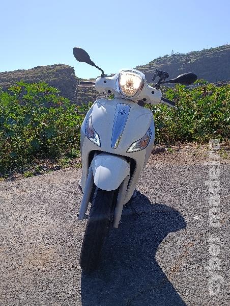 Piaggio Medley 125 cc Scooter