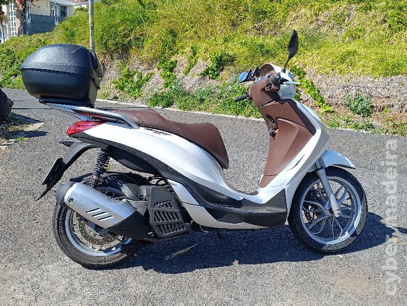Piaggio Medley 125 cc Scooter