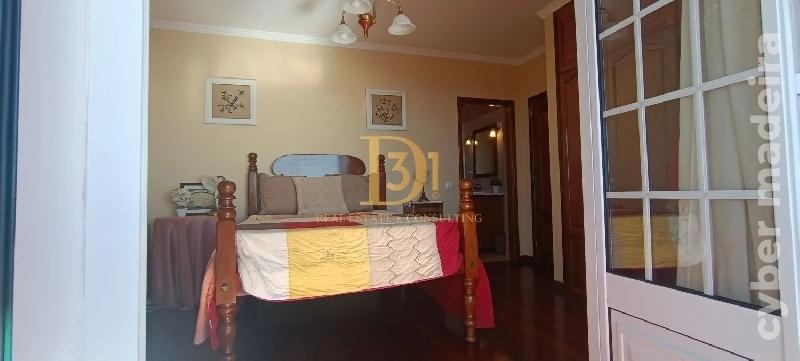 Moradia T4 para Venda